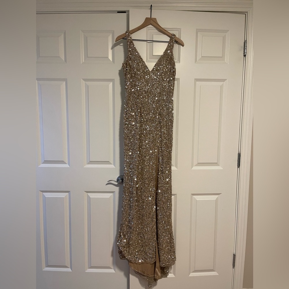 Mac‎ Duggal Slit Gown size 8